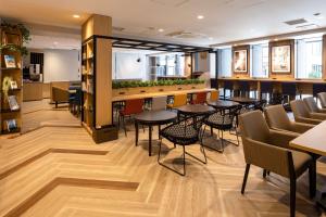 Posezení v ubytování Comfort Hotel Shin-Osaka