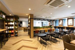 Posezení v ubytování Comfort Hotel Shin-Osaka + 22 fotografií