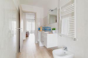 A bathroom at Condominio Trento