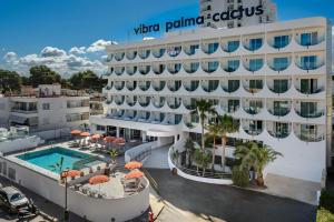 Bazén v ubytování Hotel Vibra Palma Cactus nebo v jeho okolí