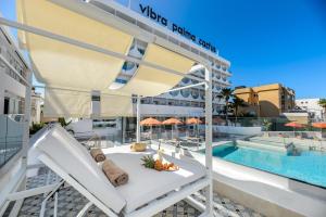 Bazén v ubytování Hotel Vibra Palma Cactus nebo v jeho okolí