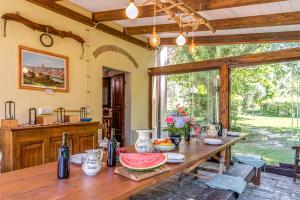 Ποτά στο Cascina Gretaio con Piscina