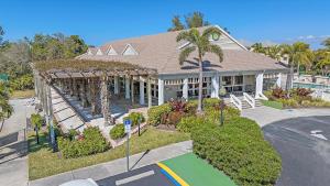 Το κτήριο όπου στεγάζεται  η παραθεριστική κατοικία