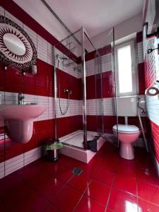 O baie la Vila luminoasa cu curte privată