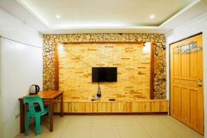 Televisyen dan/atau pusat hiburan di JEMZ Tagaytay Budget Rooms