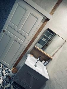 Fotografie z fotogalerie ubytování Appartement centre de Charlieu v destinaci Charlieu