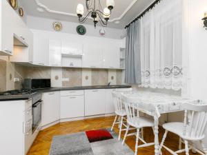 Kuchyňa alebo kuchynka v ubytovaní Apartment Tilia 4 by Interhome