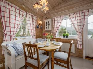 Posezení v ubytování Holiday Home Granlien by Interhome