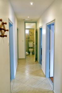 Ένα μπάνιο στο Apartments Anna II