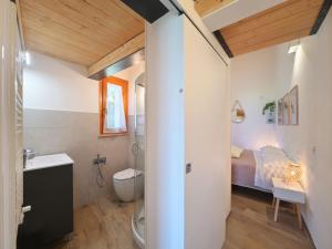 Baðherbergi á Chalet La Spiaggia by Interhome