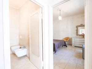 A bathroom at Apartment Aloe by Interhome