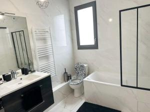 Ένα μπάνιο στο Penthouse with rooftop +12 φωτογραφίες