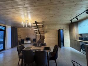 Foto sihtkohas Surami asuva majutusasutuse Cottage on the Edge of the Forest in Surami galeriist
