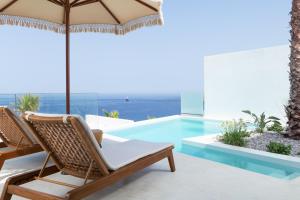 Bazén v ubytování Golden Vista, Beachfront Suites by Explore Andros nebo v jeho okolí