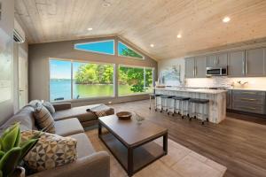 Η κουζίνα ή μικρή κουζίνα στο Lake Norman Hideaway