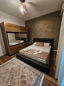 Apartments Ishmi in center of Ulcinj客房内的一张或多张床位