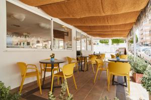 Restauracja lub miejsce do jedzenia w obiekcie Apartamentos Mar i Vent