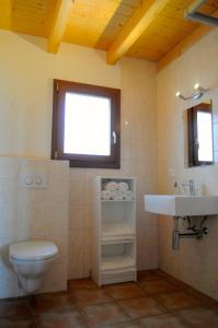 Koupelna v ubytování La Tzoum'hostel