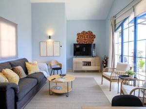 Μια τηλεόραση ή/και κέντρο ψυχαγωγίας στο Apartment Ático Galera Playa by Interhome