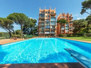Bazén v ubytování Holiday Home Los Pinos by Interhome nebo v jeho okolí