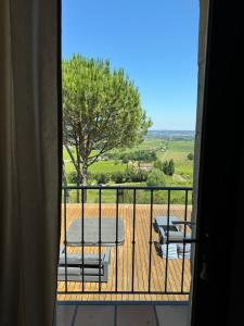 Balkon lub taras w obiekcie Villa Monbazillac, vue exceptionnelle, piscine, jacuzzi 10-12 pax