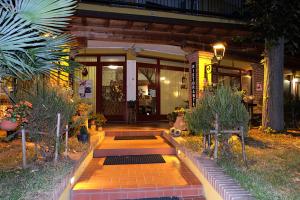 Ein Garten an der Unterkunft Hotel Due Fontane