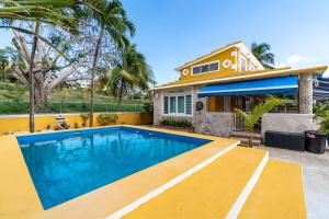Πισίνα στο ή κοντά στο Casamares Private Room Arena with Pool and Barbecue 5 min to Boqueron and Beaches