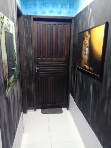 Afbeelding uit fotogalerij van Casarão24horas quartos compartilhados in Cuiabá +16 foto's