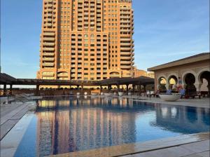 The swimming pool at or close to Joy Luxury Apartment