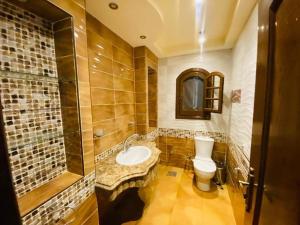 Et badeværelse på ڤيلا الرمز كينج مريوط الإسكندرية + 7 billeder