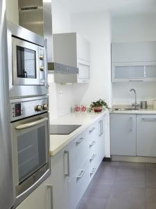 מטבח או מטבחון ב-Casa Luxe Suites Barcelona