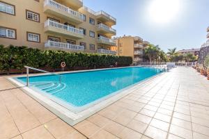 Bazén v ubytovaní Palm Duplex Penthouse alebo v jeho blízkosti