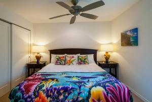 Postel nebo postele na pokoji v ubytování Kauai Kailani 218 + 25 fotografií