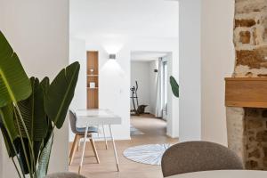 Posezení v ubytování Modern 1BR Apartment in UNESCO Grund, Luxembourg