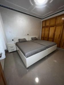 Postel nebo postele na pokoji v ubytování Golden Rif + 10 fotografií