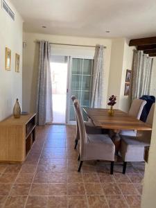 Posezení v ubytování Luxury Villa In los Baños de Fortuna With Private Pool