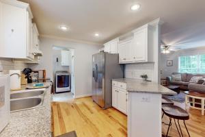 Kuchyň nebo kuchyňský kout v ubytování Brownstone Escape