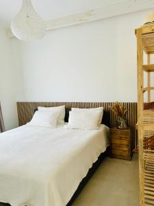 Gallery image of Maison des Lacs Bleus in Guizengeard