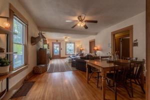 Gallery image of Fisherman's Bungalow in Livingston +34 photos