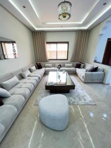 Istumisnurk majutusasutuses Villa Aya, Argan Golf Resort