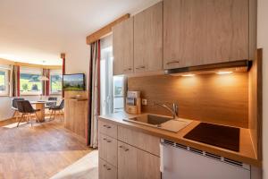 Kuchyň nebo kuchyňský kout v ubytování Appartementhaus Fuchs