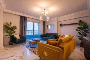 A seating area at Skyline Premium Properties