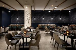 Uma área de estar em Montreal Marriott Chateau Champlain