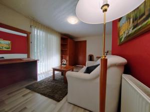 A seating area at Hévíz Apartman Hévíz