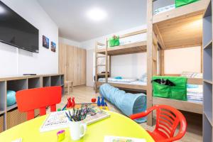 TV a/nebo společenská místnost v ubytování Apartmán "U nás doma" v chatě ALFA Černý Důl
