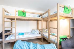 Postel nebo postele na pokoji v ubytování Apartmán "U nás doma" v chatě ALFA Černý Důl