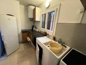 Kuchyňa alebo kuchynka v ubytovaní Résidence Melezes B - Appartement pour 4 personnes MAE-8524 + 9 fotografií