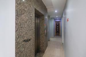 Fotografie z fotogalerie ubytování Capital O Crown Inn Near Appu Ghar v destinaci Gurgáon