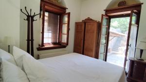 Gallery image of White stone house with great sea view in Tsagarada