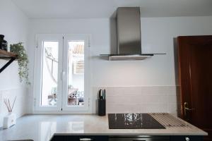 Een keuken of kitchenette bij Casa Riad met Privé Patio